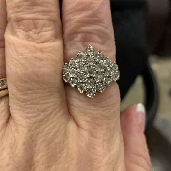 NWT. 0.5 tcw diamond ring. Purchased from JTV. - Picture 3 of 3